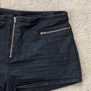 H&M high waist festival shorts black zip